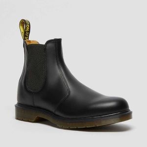 Dr. Martens Men’s Leather Chelsea Boots
